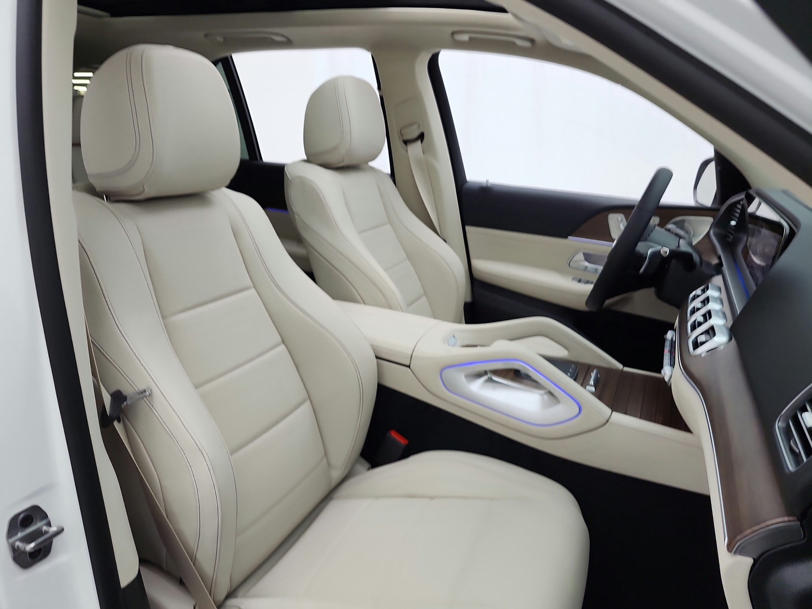 New 2026 Polar White Mercedes-Benz GLE 450 image 16