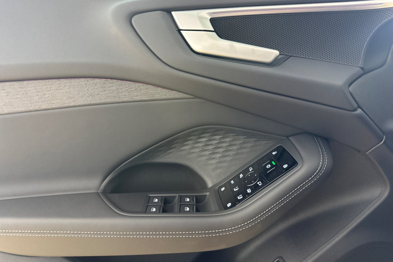 New 2026 Daytona Gray Pearl Effect Audi Premium 2.0 TFSI quattro image 10