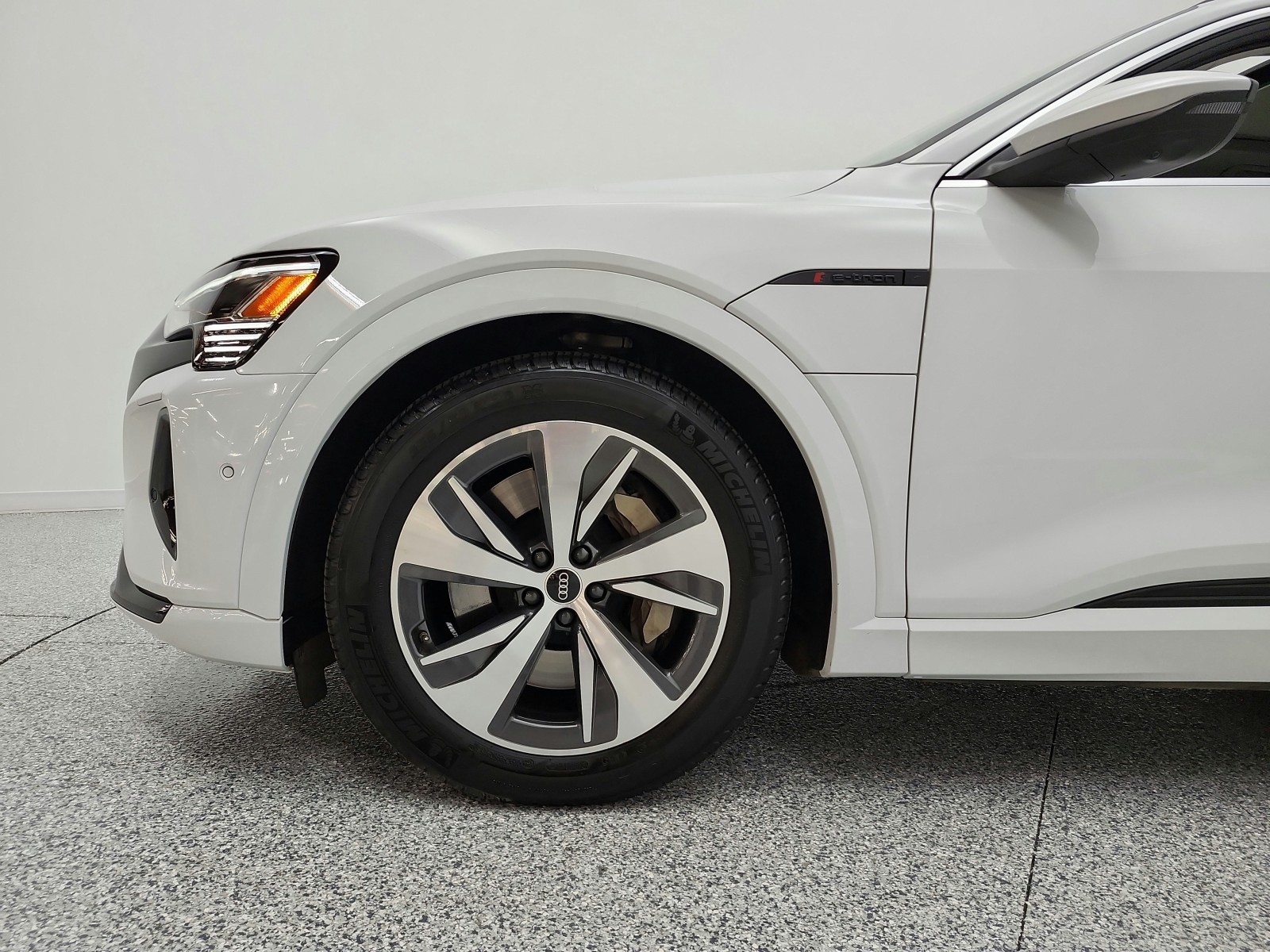 Used 2024 Glacier White Metallic Audi Premium Plus quattro image 38