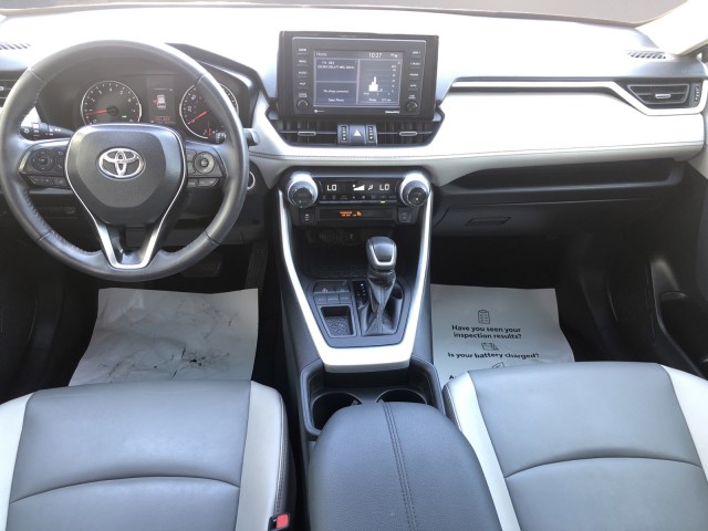 2021 Toyota RAV4 XLE Premium 10