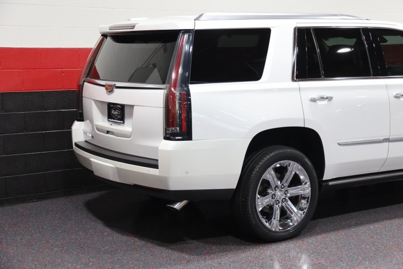 2017 Cadillac Escalade Premium Luxury 4WD 4dr Suv in , 