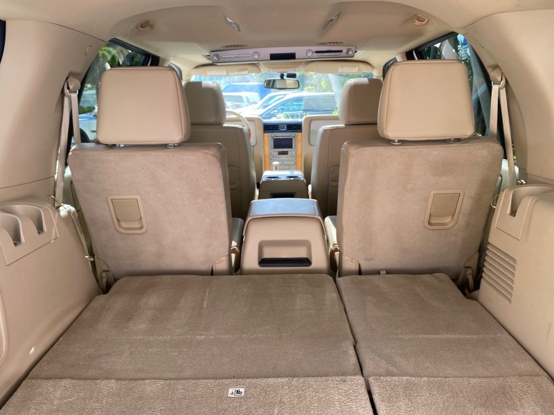 2010 Lincoln Navigator 4WD SUNROOF LOW MILES 31,209 in , 
