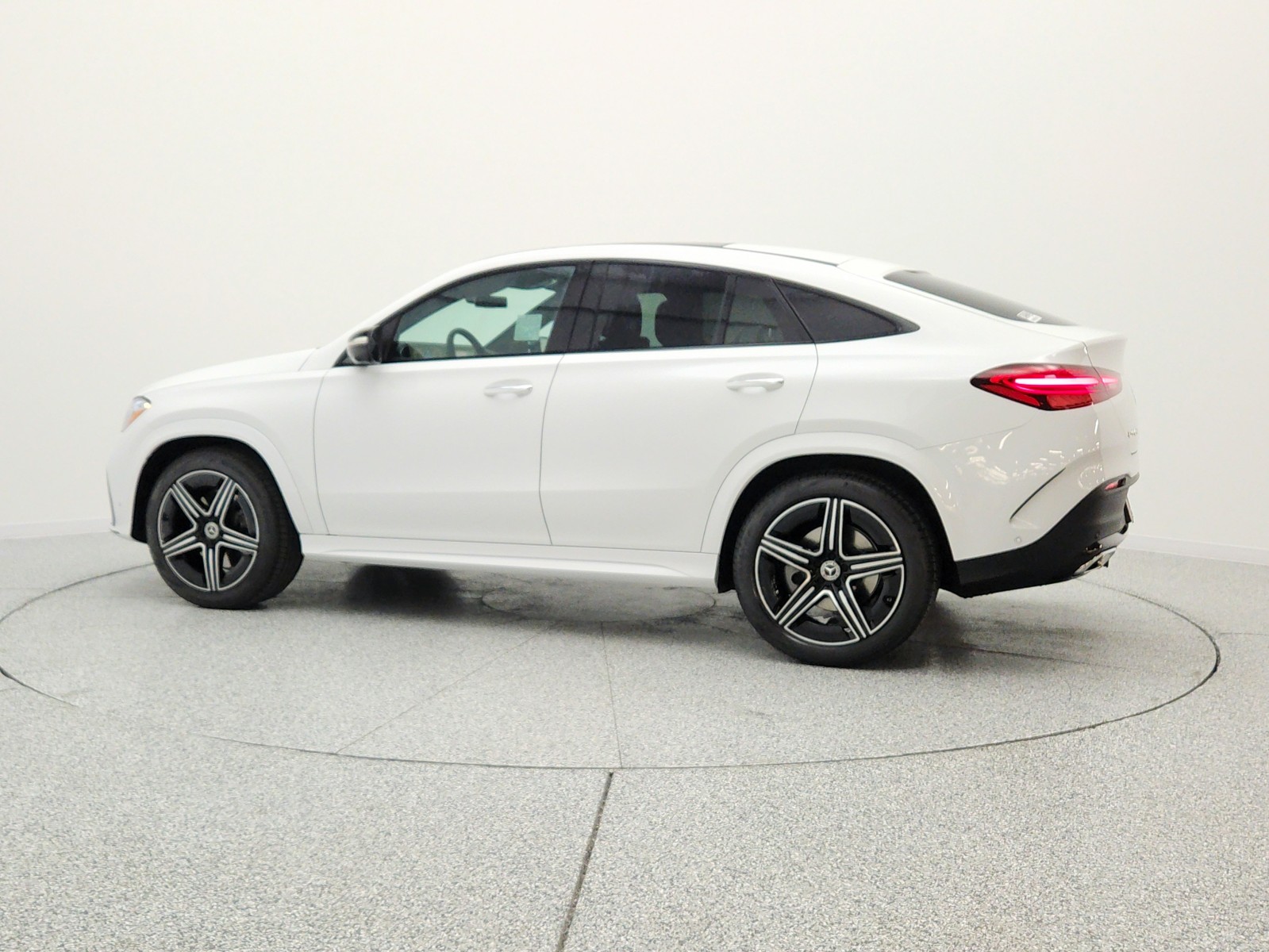 New 2026 MOONLIGHT WHITE Mercedes-Benz GLE 450 4MATIC® Coupe image 8