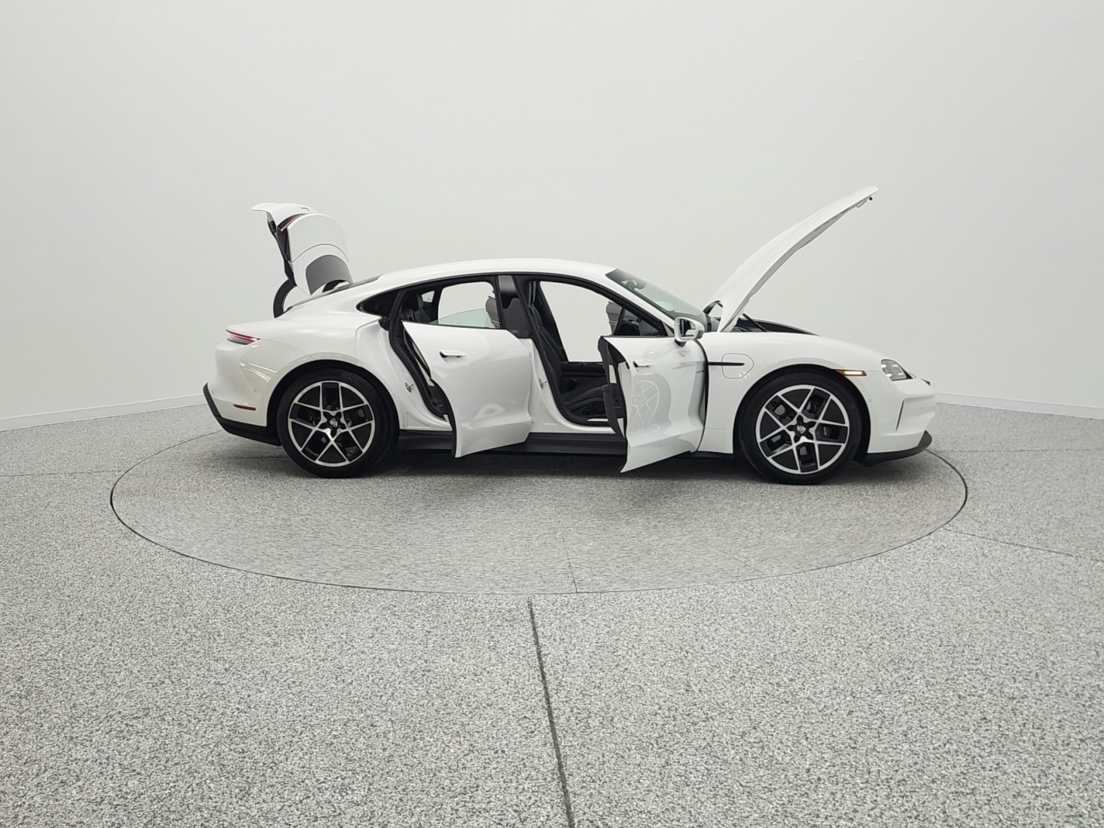 Used 2025 White Porsche RWD image 4