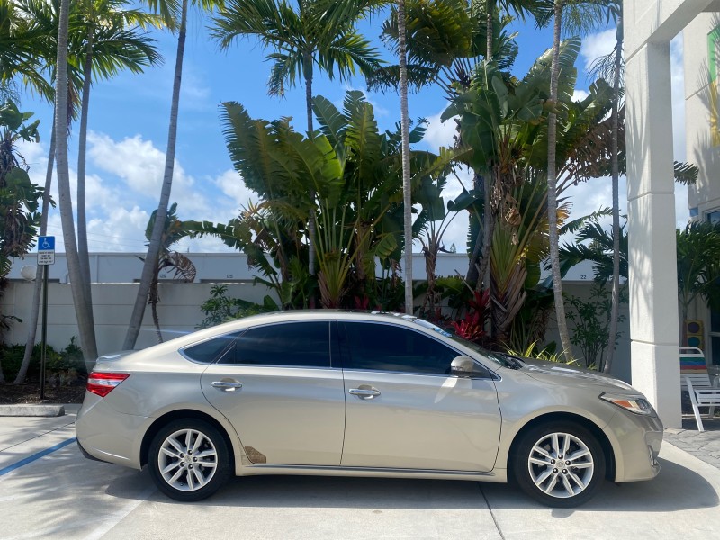 2013 Toyota Avalon XLE Premium LOW MILES 56,196 in , 