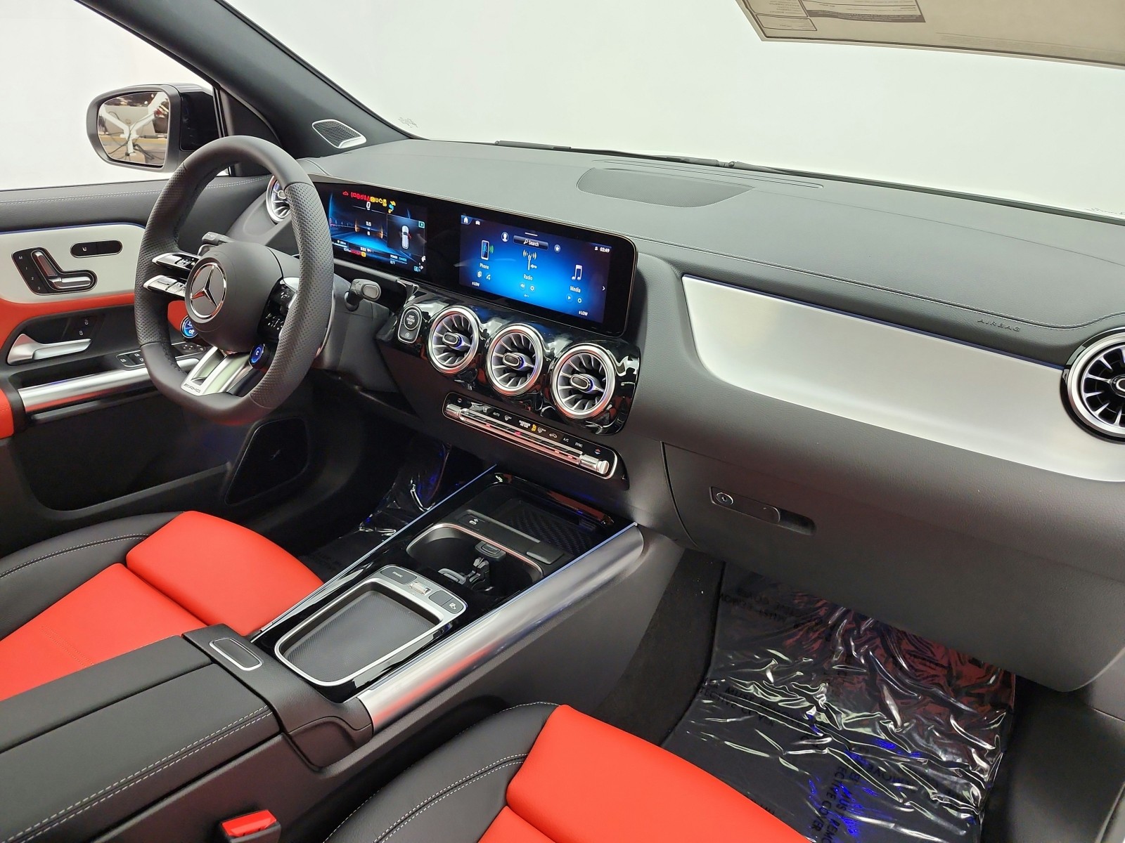New 2026 Polar White Mercedes-Benz AMG® GLA 35 4MATIC SUV image 15
