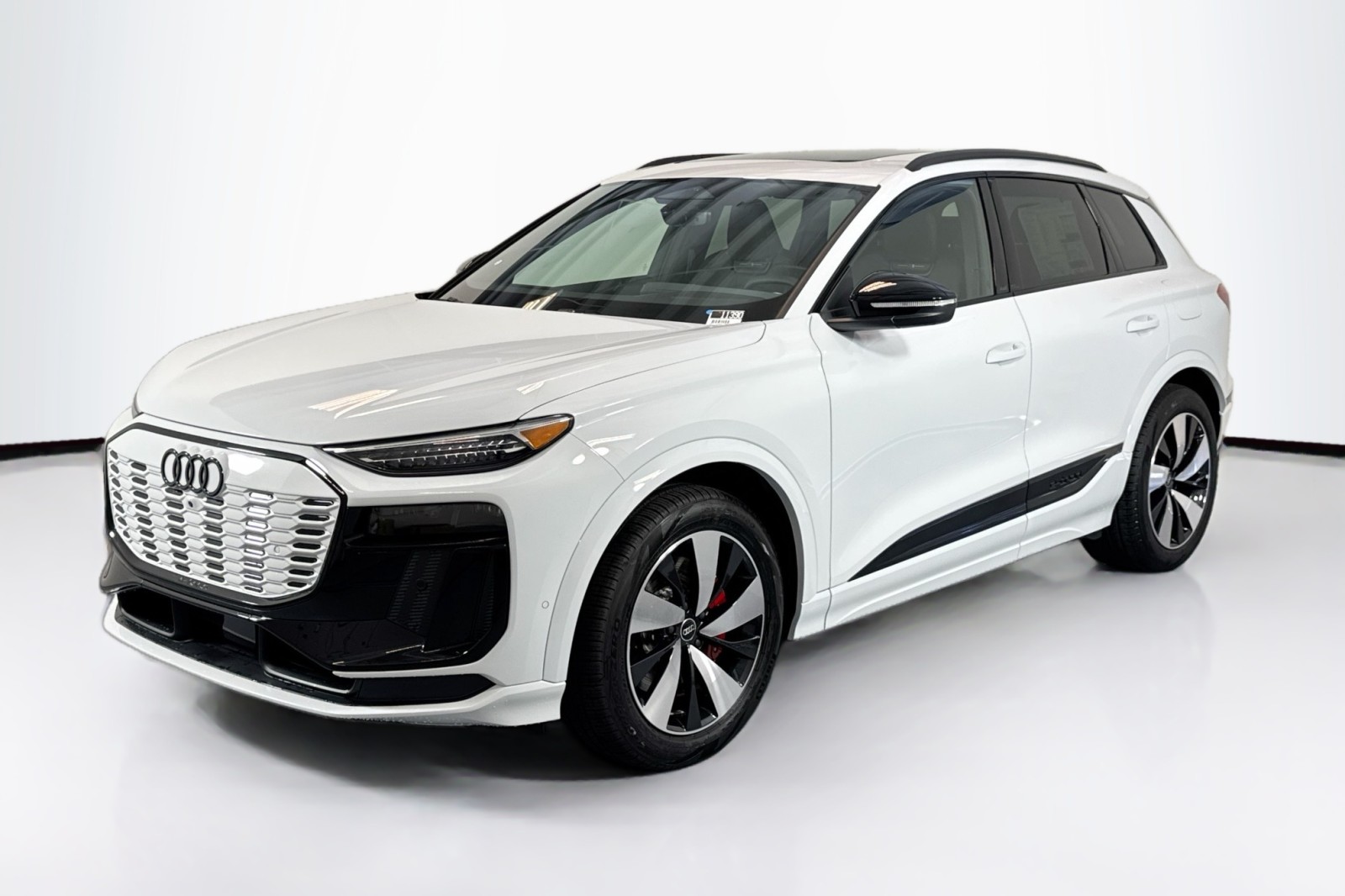 2025 Audi SQ6 e-tron Prestige quattro