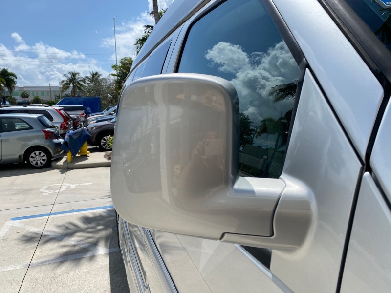 2013 GMC SAVANA HI TOP CONVERSION HANDICAP LIFT LOW MILES 24,857 in , 