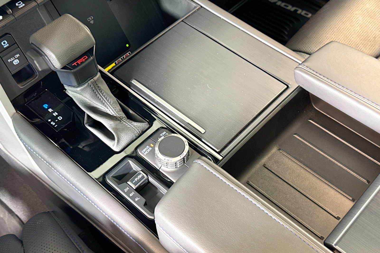 Used 2025 WHITE Toyota Platinum image 16