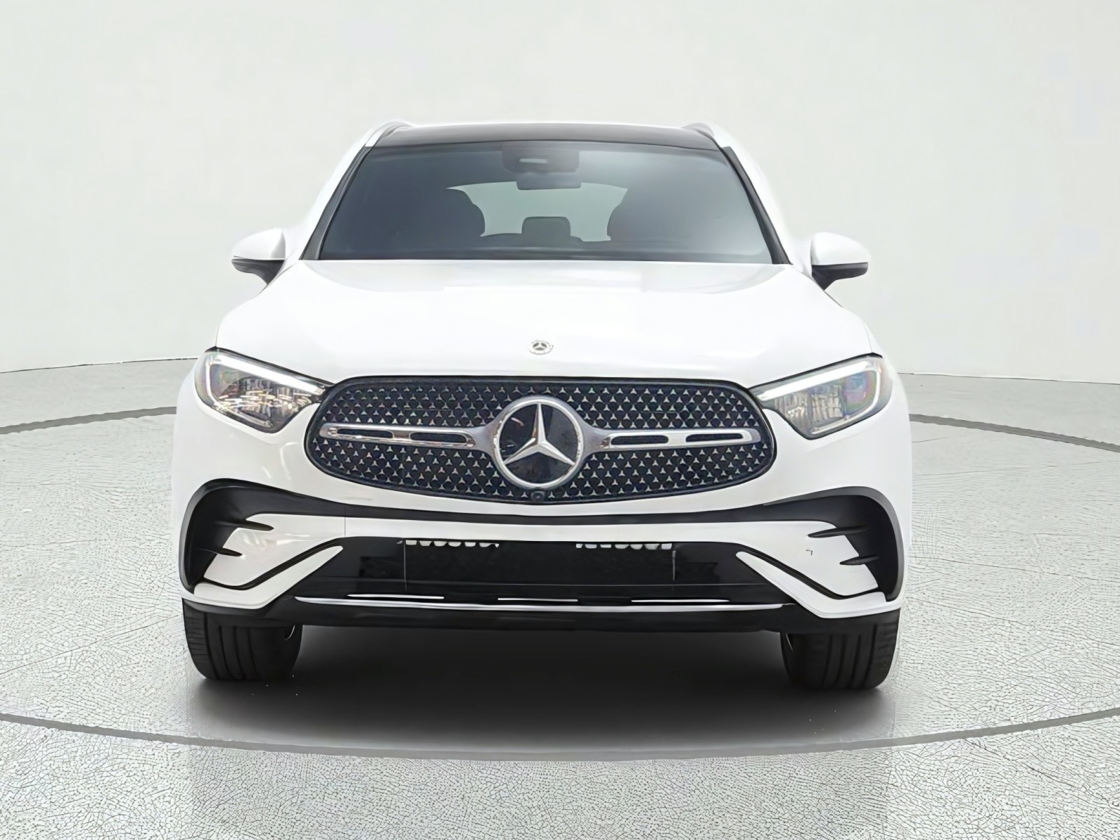 New 2027 MANUFAKTUR Moonlight White Metallic Mercedes-Benz GLC 300 SUV image 2