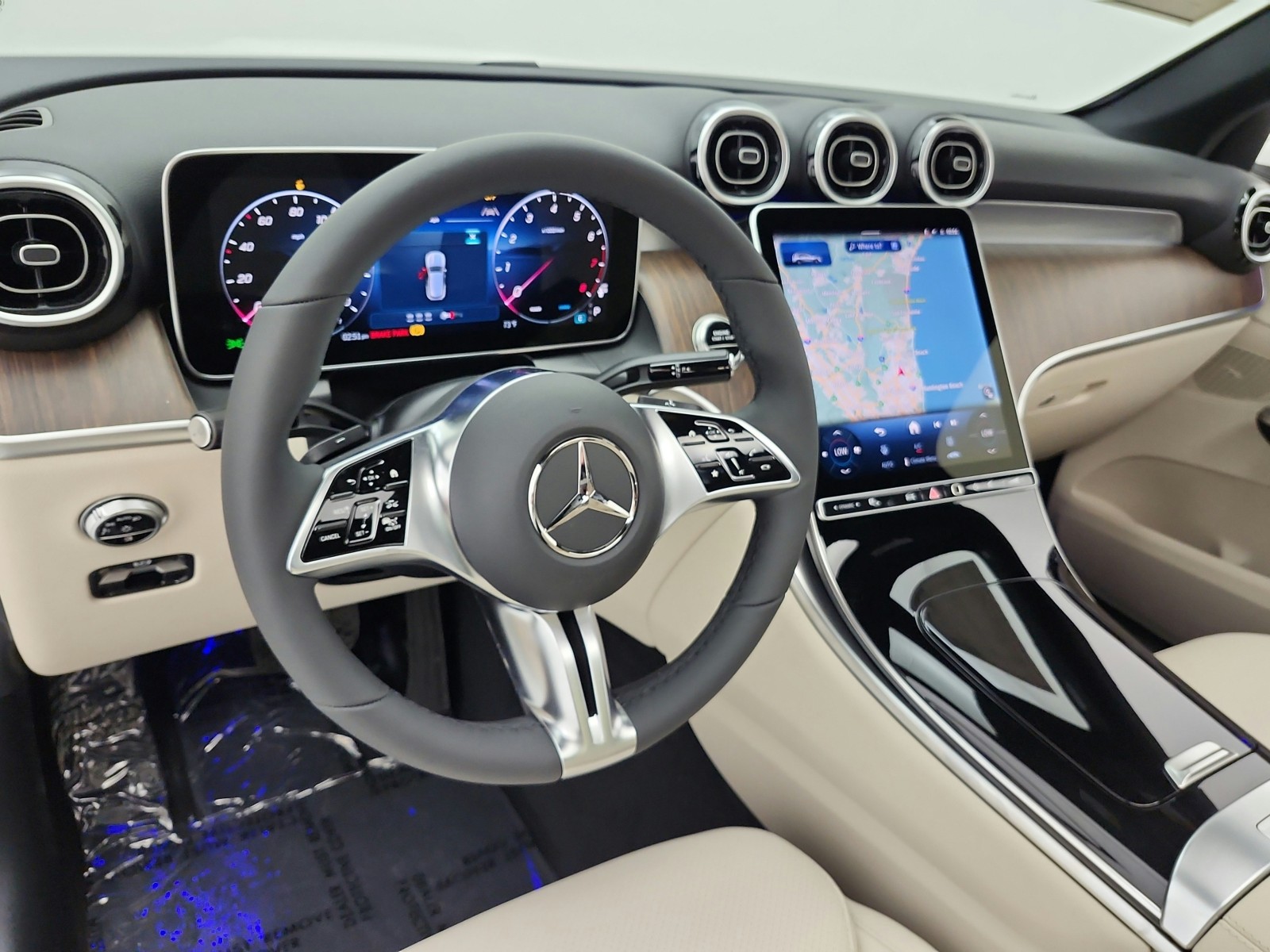 New 2026 Polar White Mercedes-Benz GLC 300 SUV image 9