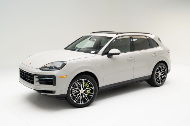 2025  Cayenne E-Hybrid in , 