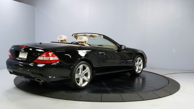 2009 Mercedes-Benz SL-Class V8 2