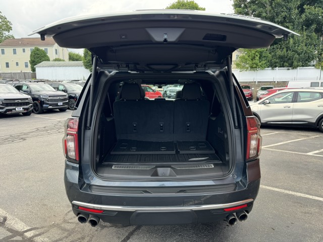 2021 Chevrolet Suburban Premier with Premium Package 25