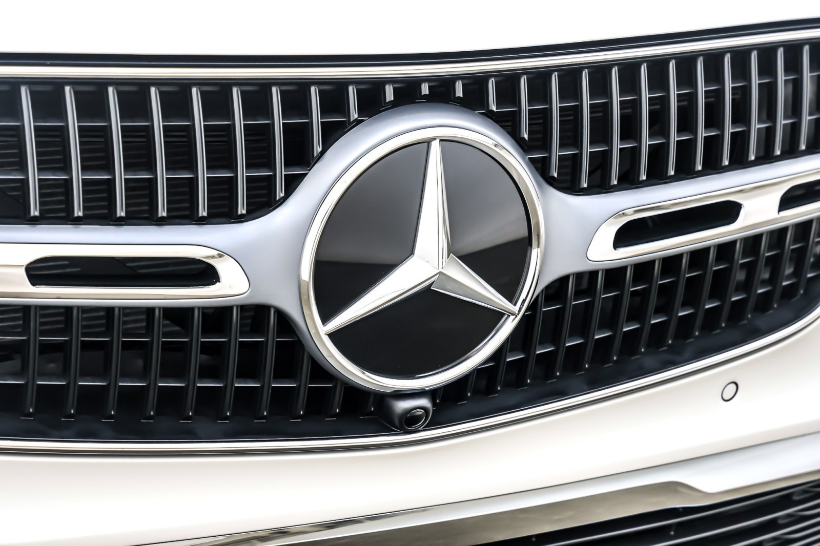 New 2026 Polar White Mercedes-Benz GLC 300 image 13