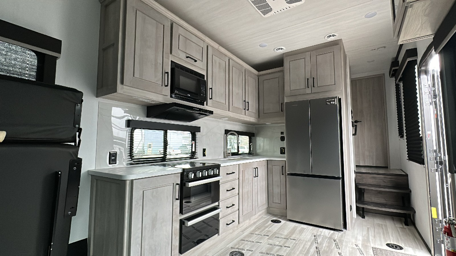 2024 Keystone Impact 3120 - Fifth Wheel  18