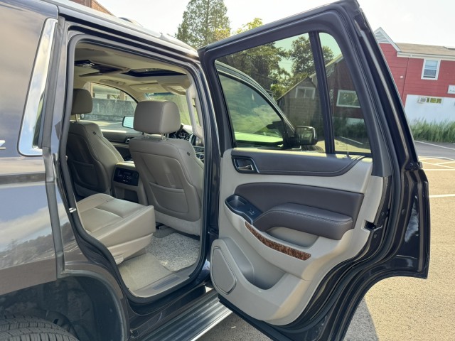 2015 Chevrolet Tahoe LTZ with Center Row Buckets 18