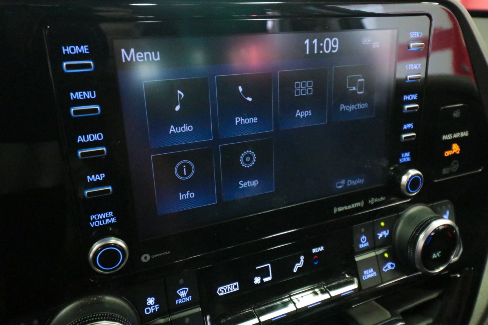 Used Car 2022 Toyota Highlander  Xle For Sale Under $35,000 In Austin, Texas