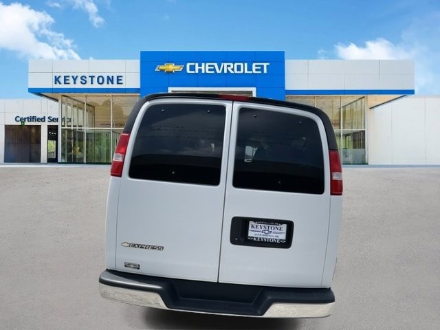 2019 Chevrolet Express Passenger LT 4