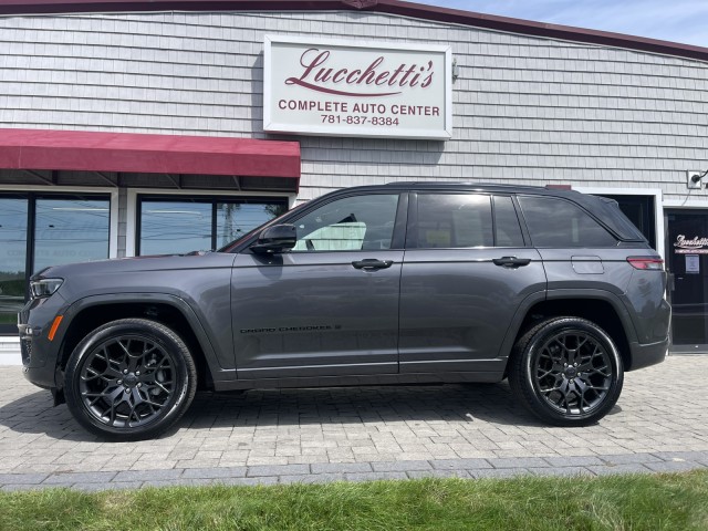 Baltic Gray Metallic Clearcoat 2025 Jeep Grand Cherokee SUV / Crossover Four-Wheel Drive Automatic