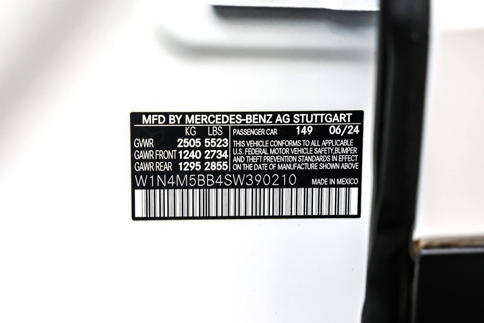 Used 2025 Polar White Mercedes-Benz AMG® GLB 35 4MATIC SUV image 26