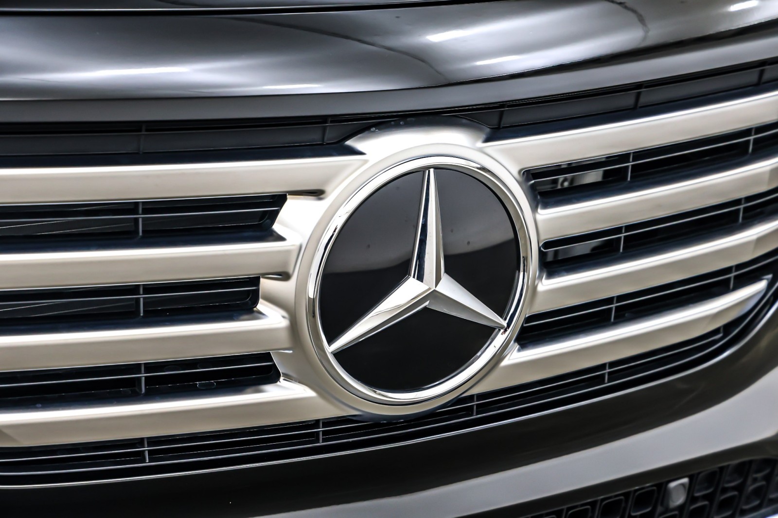 New 2026 Night Black Mercedes-Benz GLB 250 SUV image 13