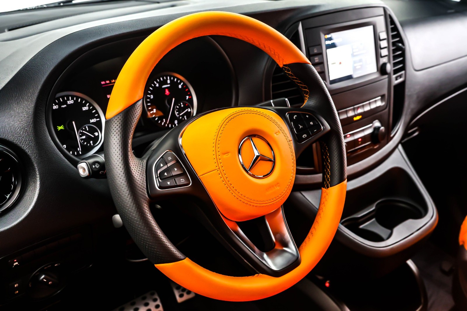 Used 2023 Graphite Grey Metallic Mercedes-Benz Standard Roof 126 Wheelbase image 18