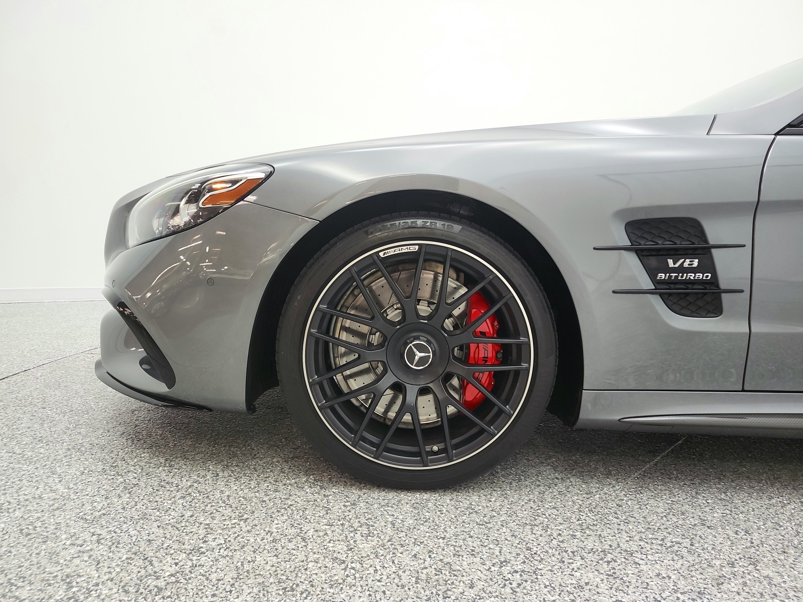 Used 2018 Selenite Grey Metallic Mercedes-Benz AMG® SL 63 Roadster image 17