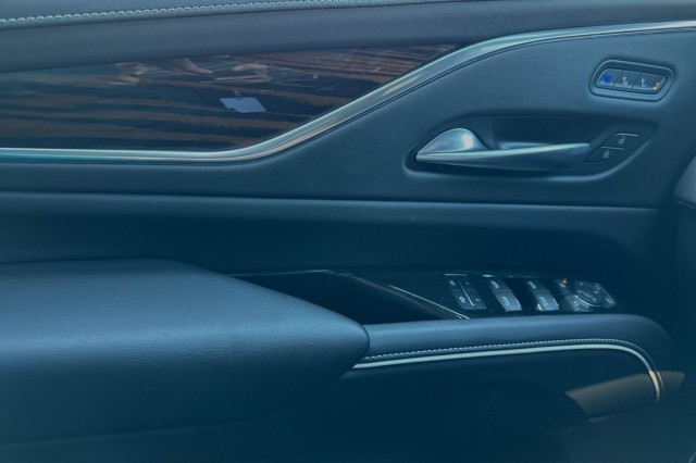 2023 Cadillac Escalade 4WD Premium Luxury 10
