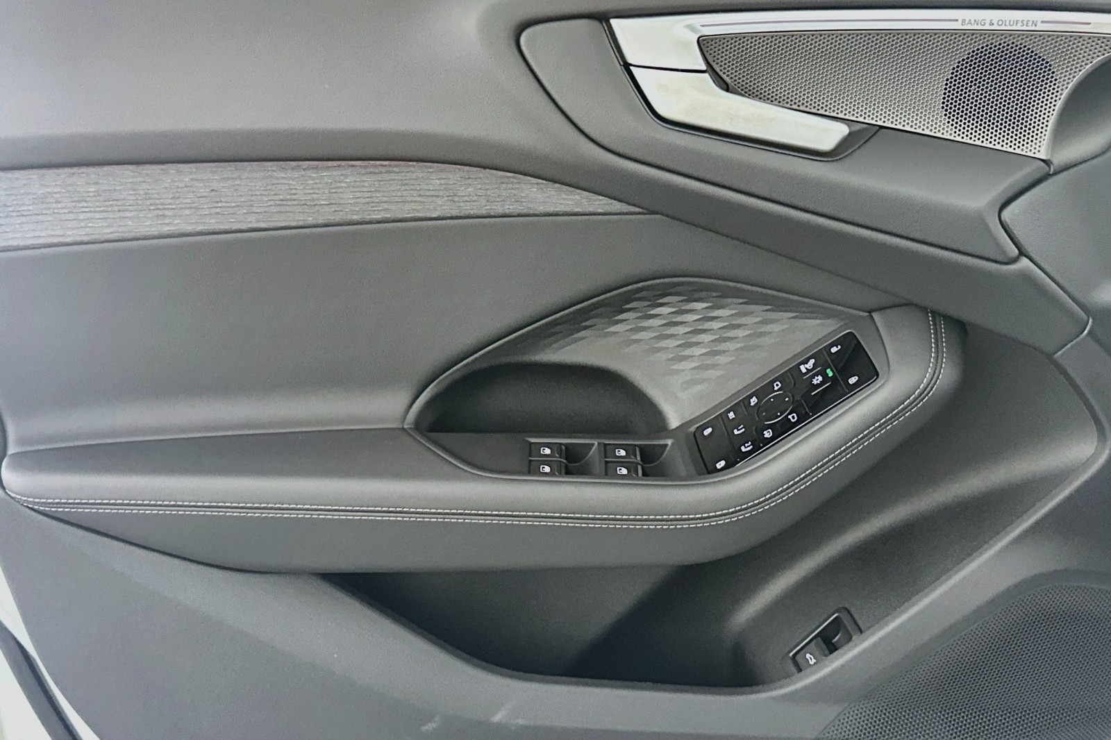 New 2026 Glacier White Metallic Audi Premium Plus image 15