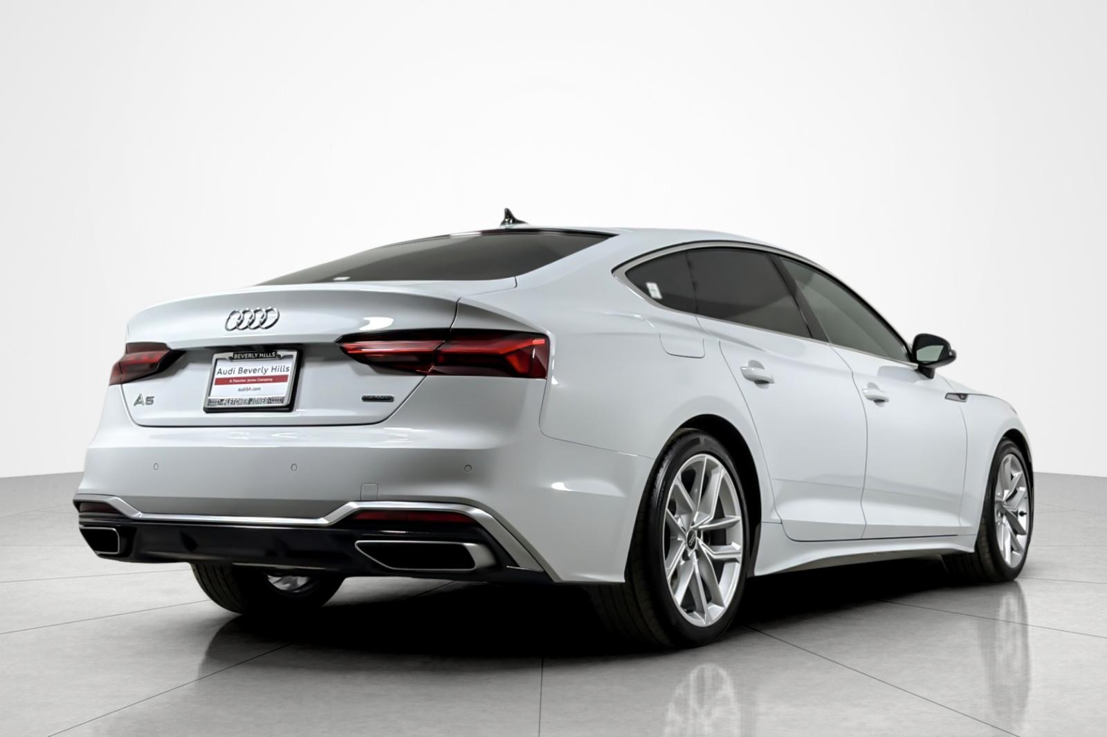 Used 2023 Glacier White Metallic Audi S line Premium 45 TFSI quattro image 5