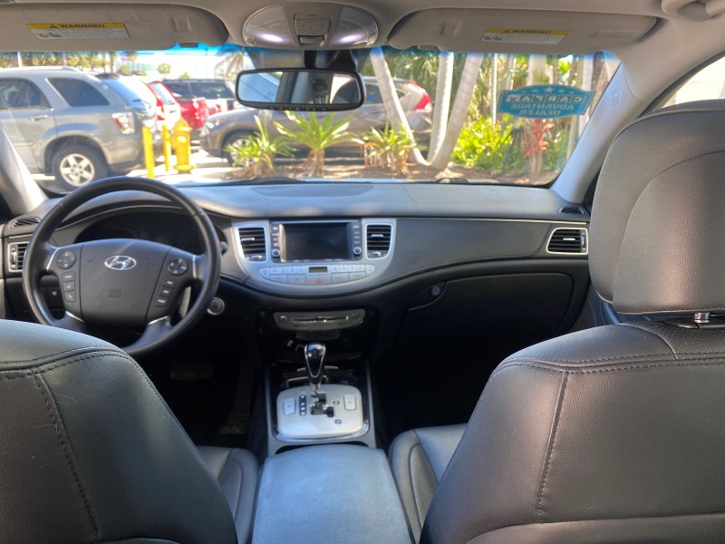 2012 Hyundai Genesis 3.8L SUNROOF PREM PKG in , 