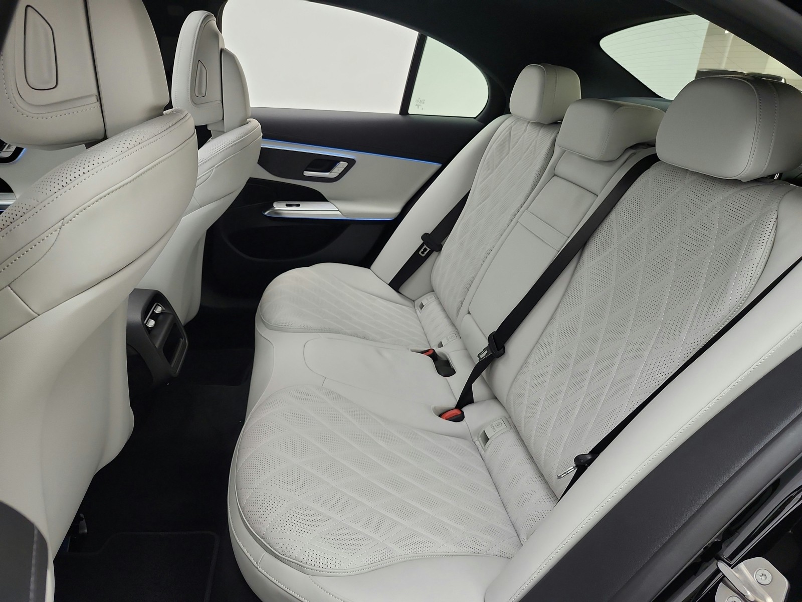 New 2027 Obsidian Black Metallic Mercedes-Benz E 450 4MATIC® Sedan image 11