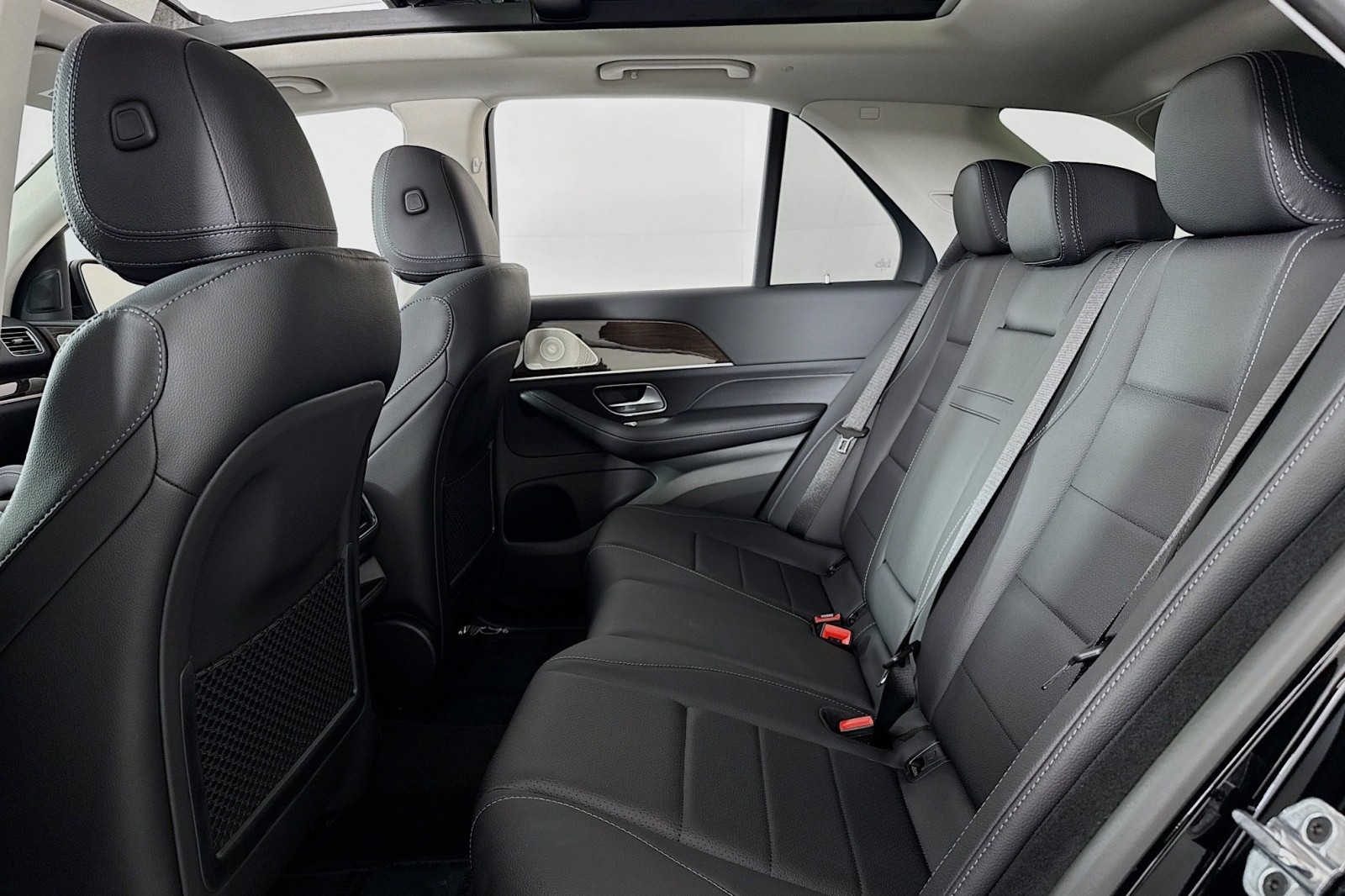 New 2026 Black Mercedes-Benz GLE 450 4MATIC® SUV image 7