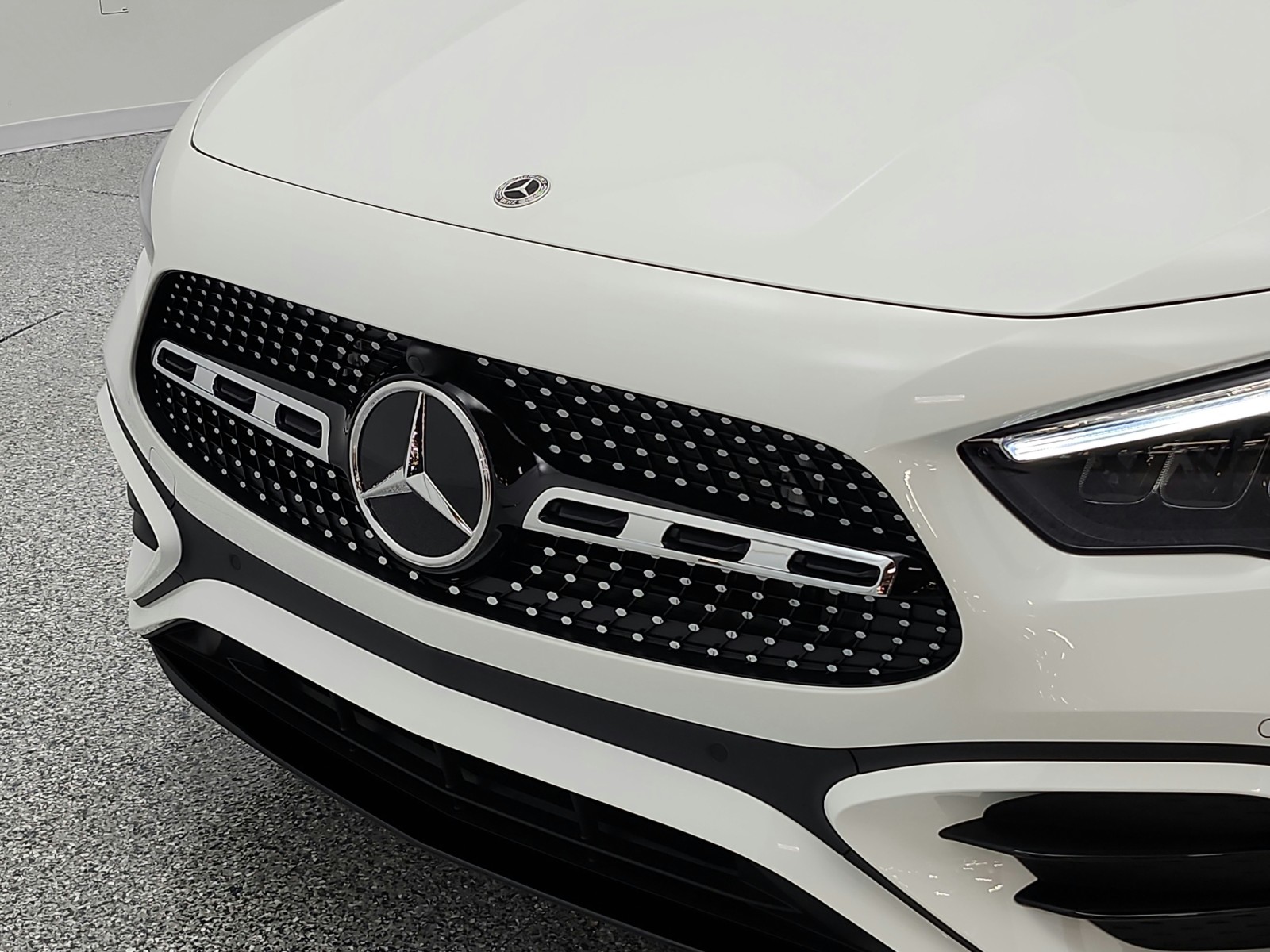 New 2026 Polar White Mercedes-Benz GLA 250 image 12