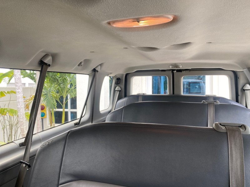 2008 Ford Econoline Wagon XLT 15 PASSENGERS E350 CLEAN in , 