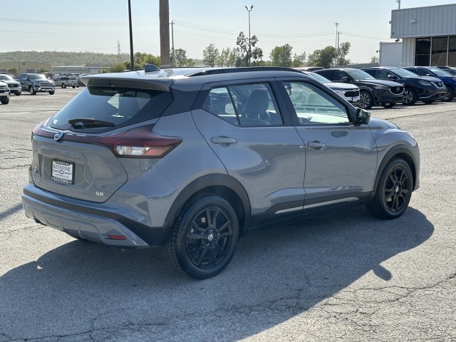 2021 Nissan Kicks SR 3