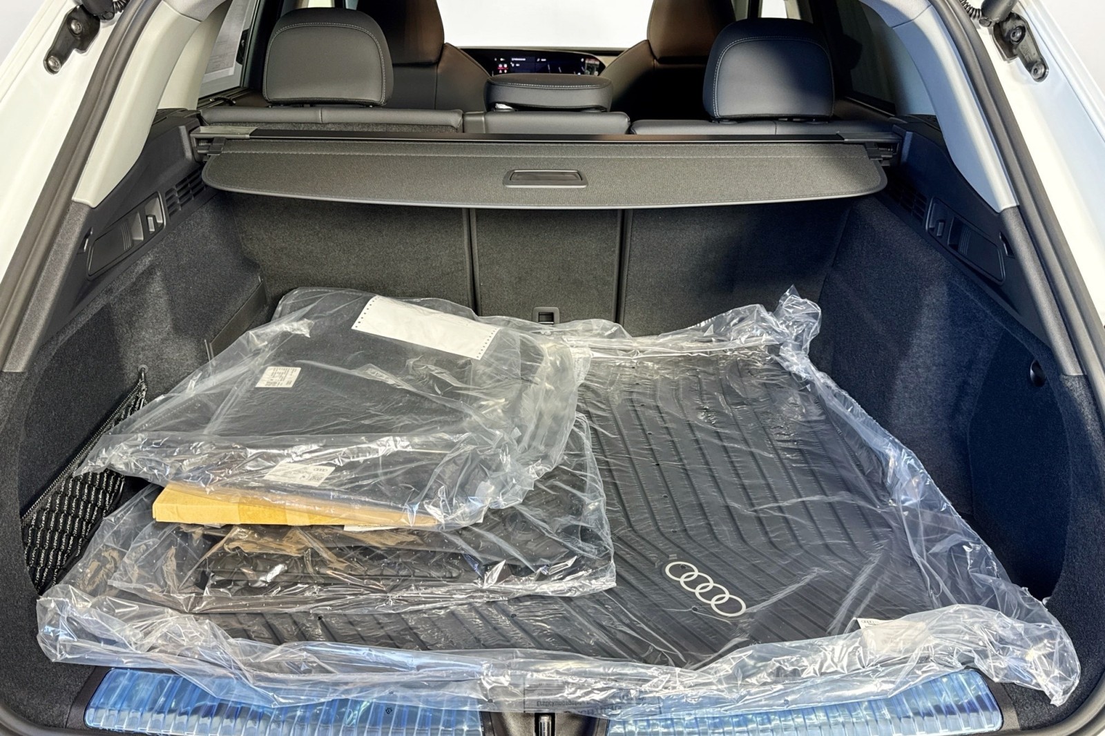 New 2025 Glacier White Metallic Audi Premium Plus 2.0 TFSI quattro image 23