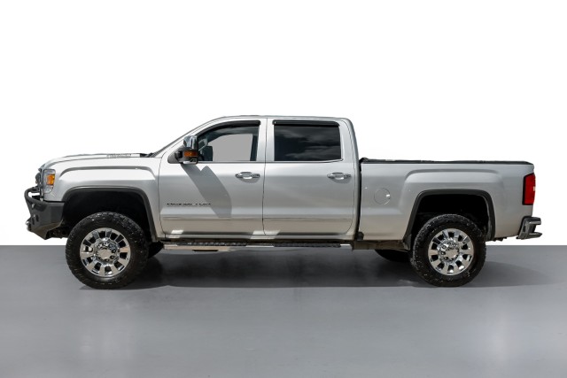 2019 GMC Sierra 2500HD Denali 11