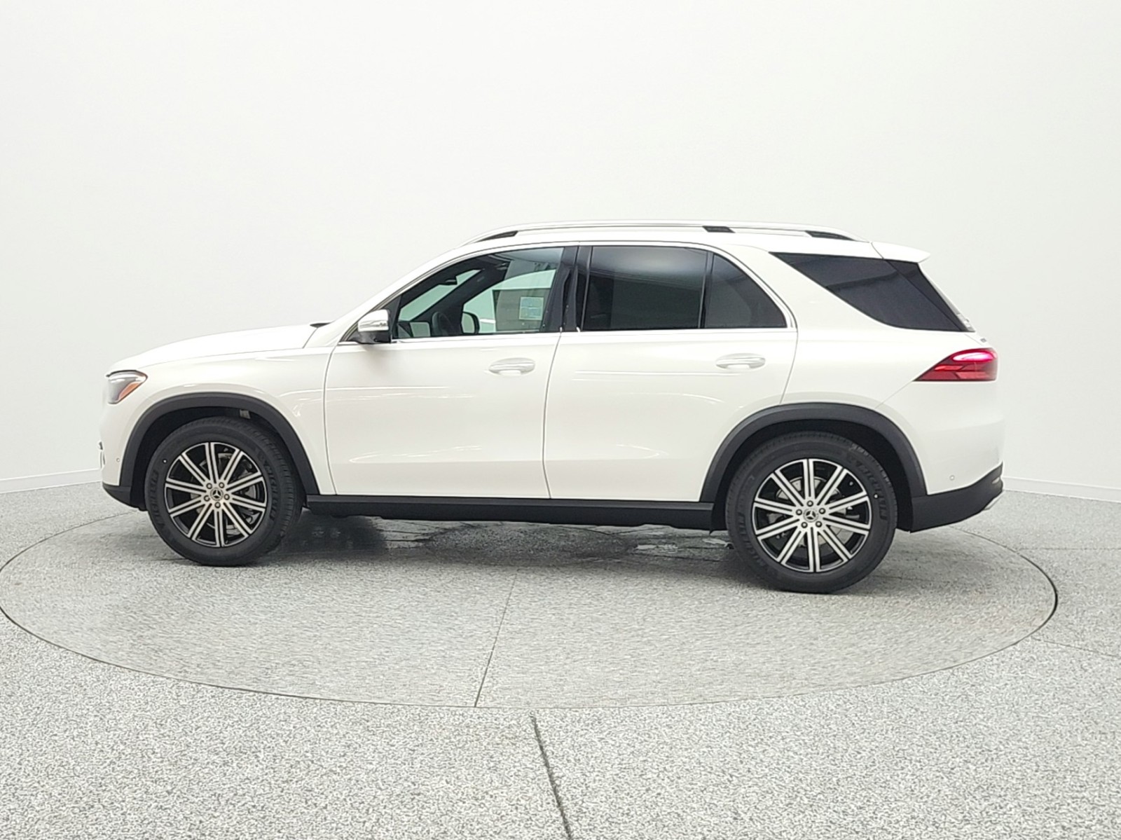 New 2026 Polar White Mercedes-Benz GLE 350 image 8