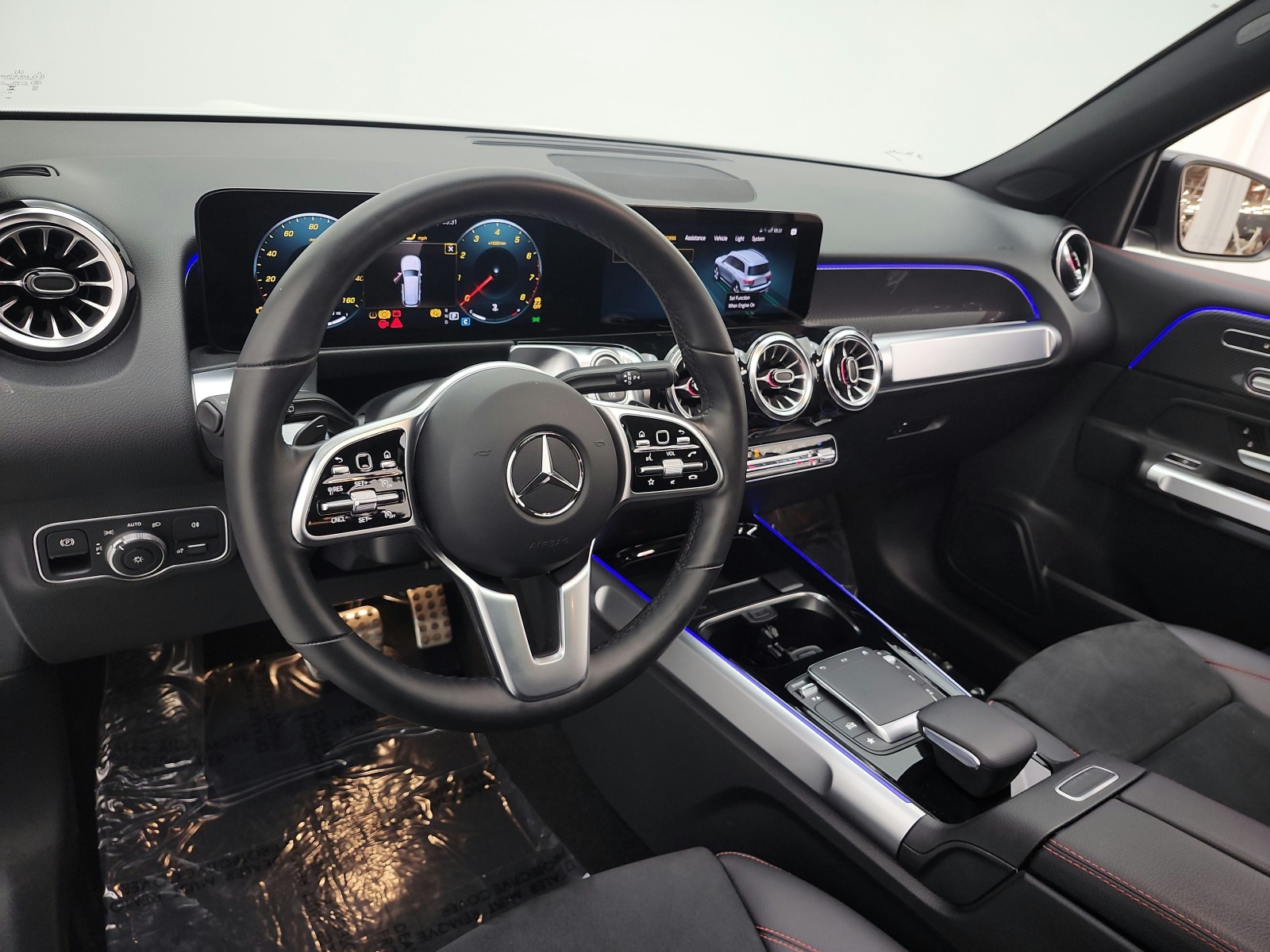 Used 2023 Polar White Mercedes-Benz GLB 250 SUV image 9