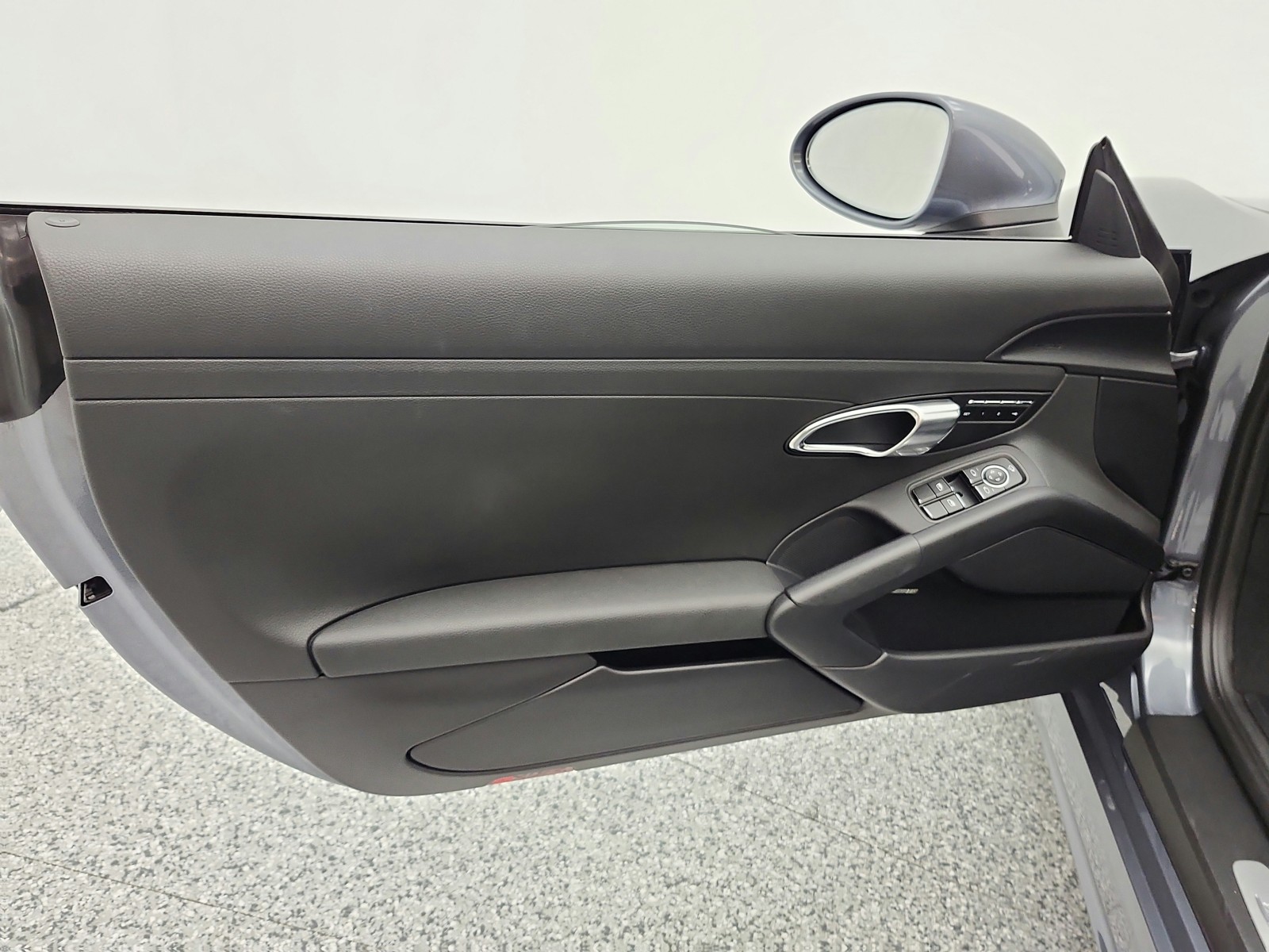 Used 2025 Agate Grey Metallic Porsche Roadster image 18