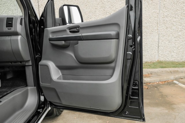 2021 Nissan NV Cargo S 36