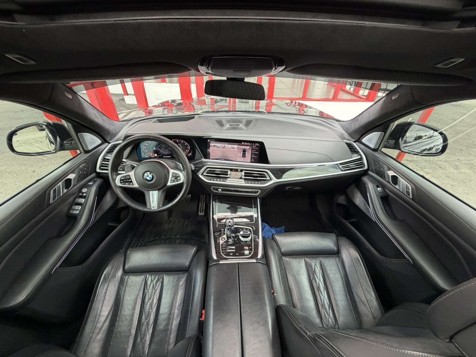 2020 BMW X7 - $33,988