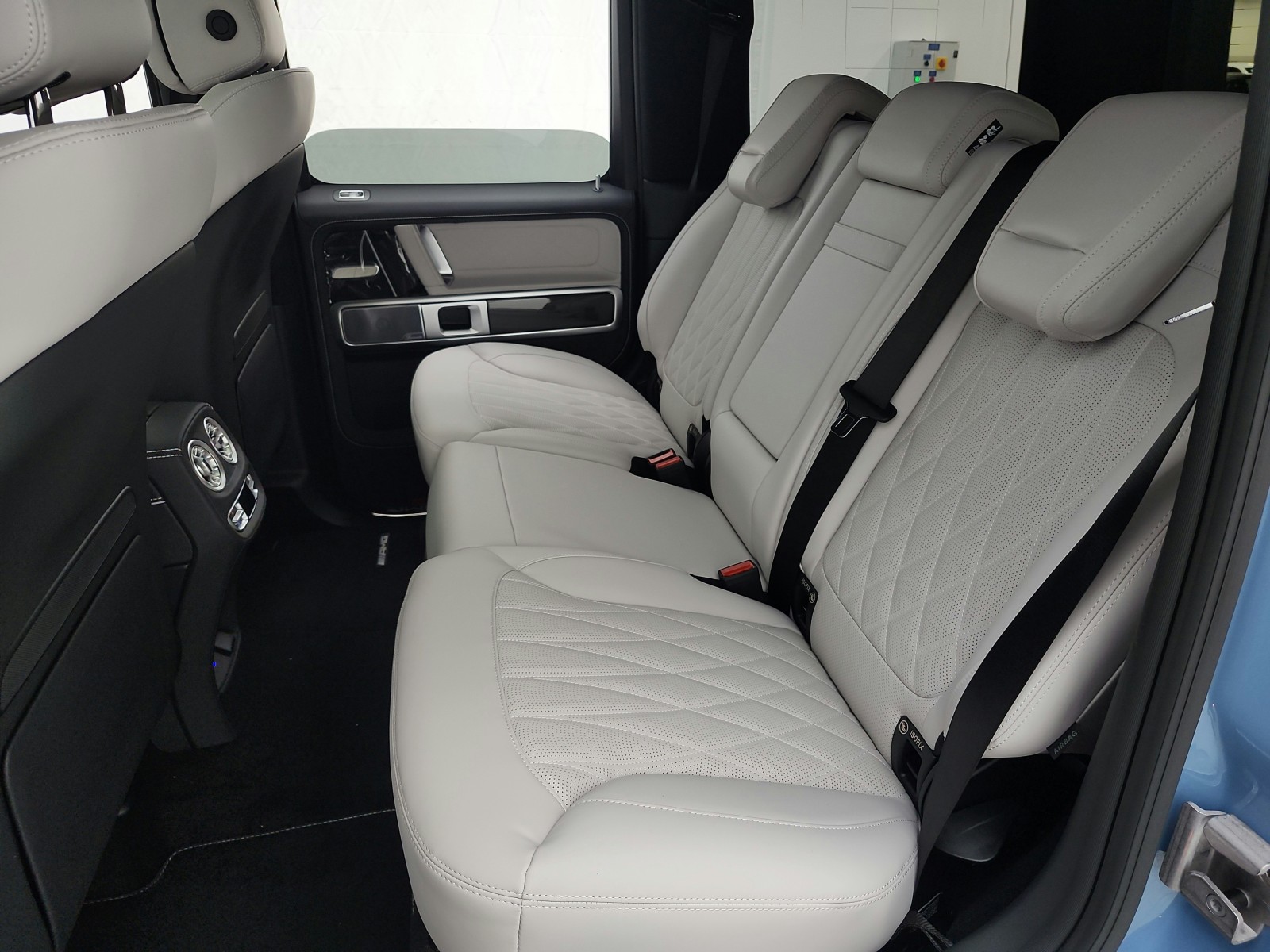 New 2026 MANUFAKTUR Signature China Blue Mercedes-Benz AMG® G 63 image 11