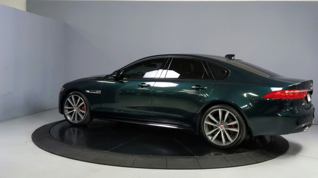 2016 Jaguar XF S 4