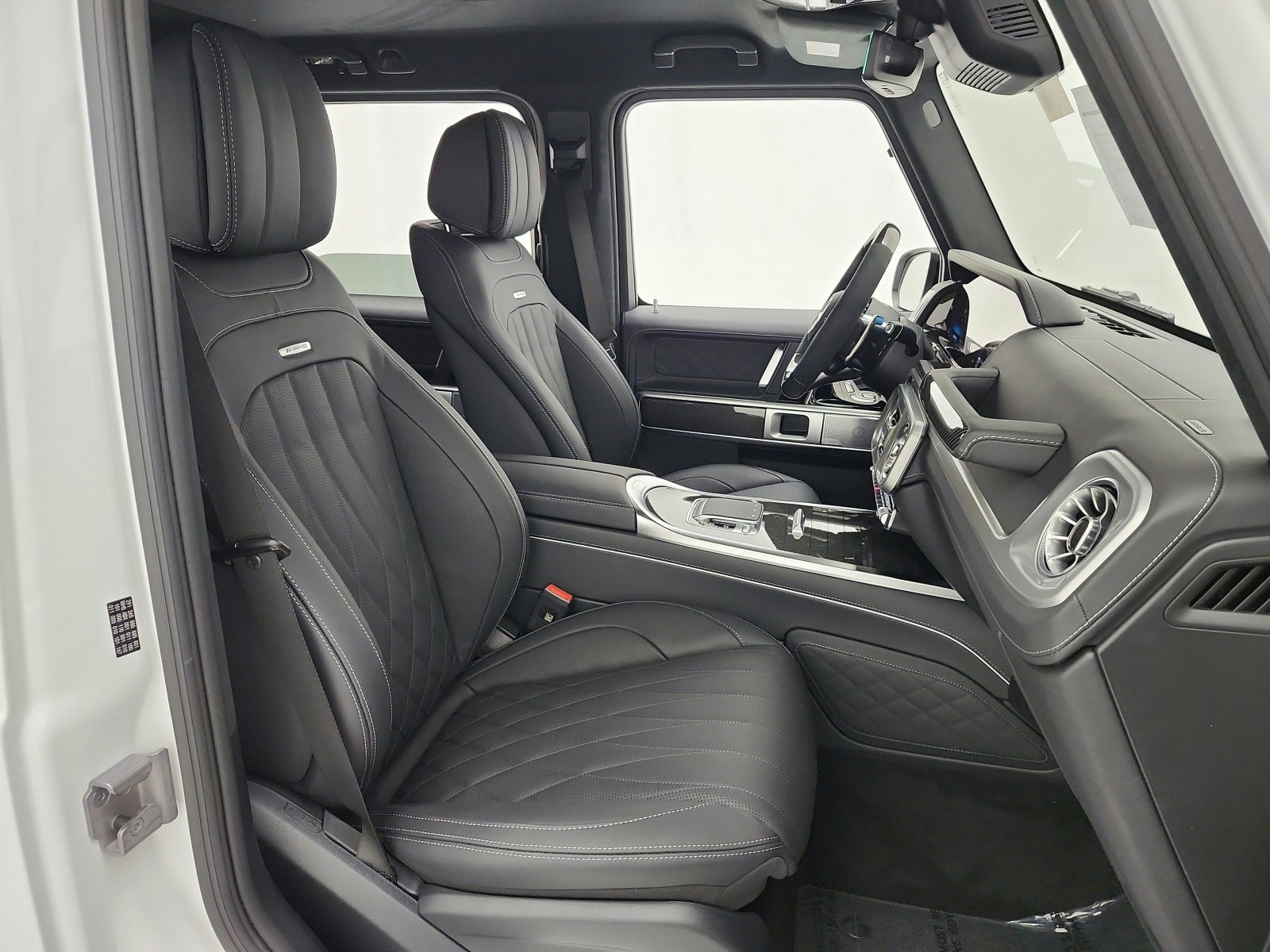 New 2026 MANUFAKTUR Moonlight White Metallic Mercedes-Benz AMG® G 63 image 22