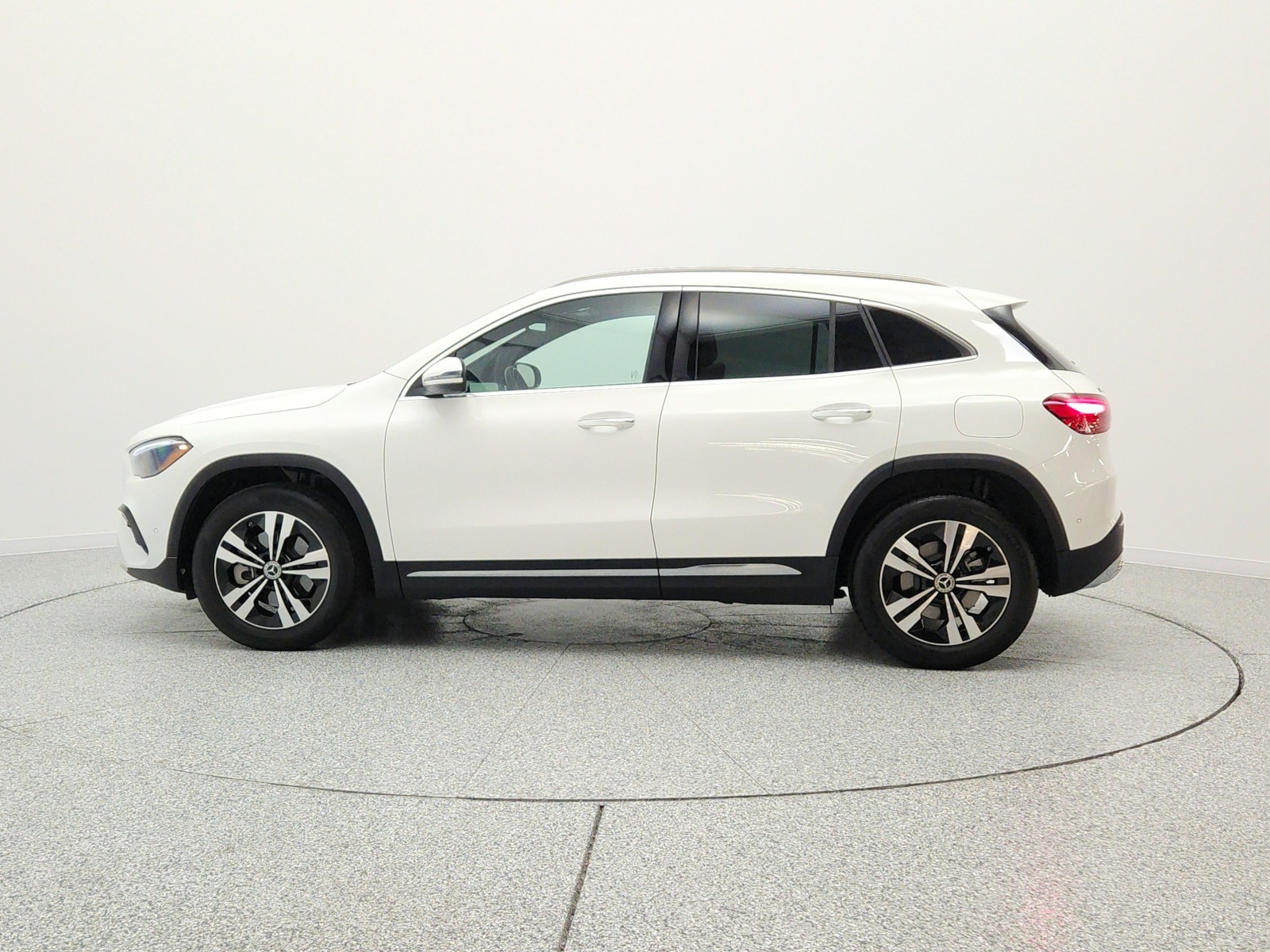 Certified Used 2026 Polar White Mercedes-Benz GLA 250 SUV image 8