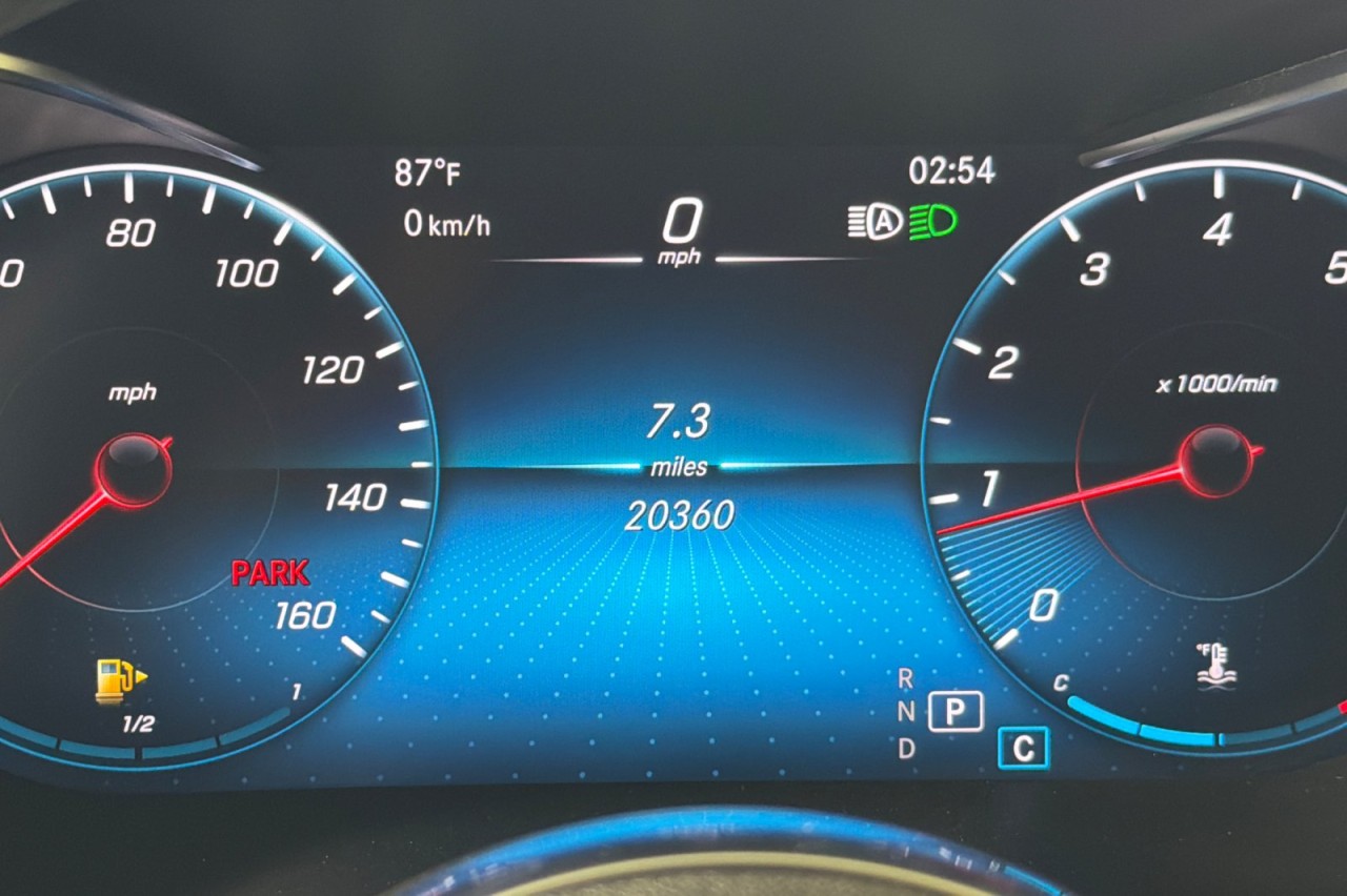 Used 2022 Black Mercedes-Benz GLC 300 image 23