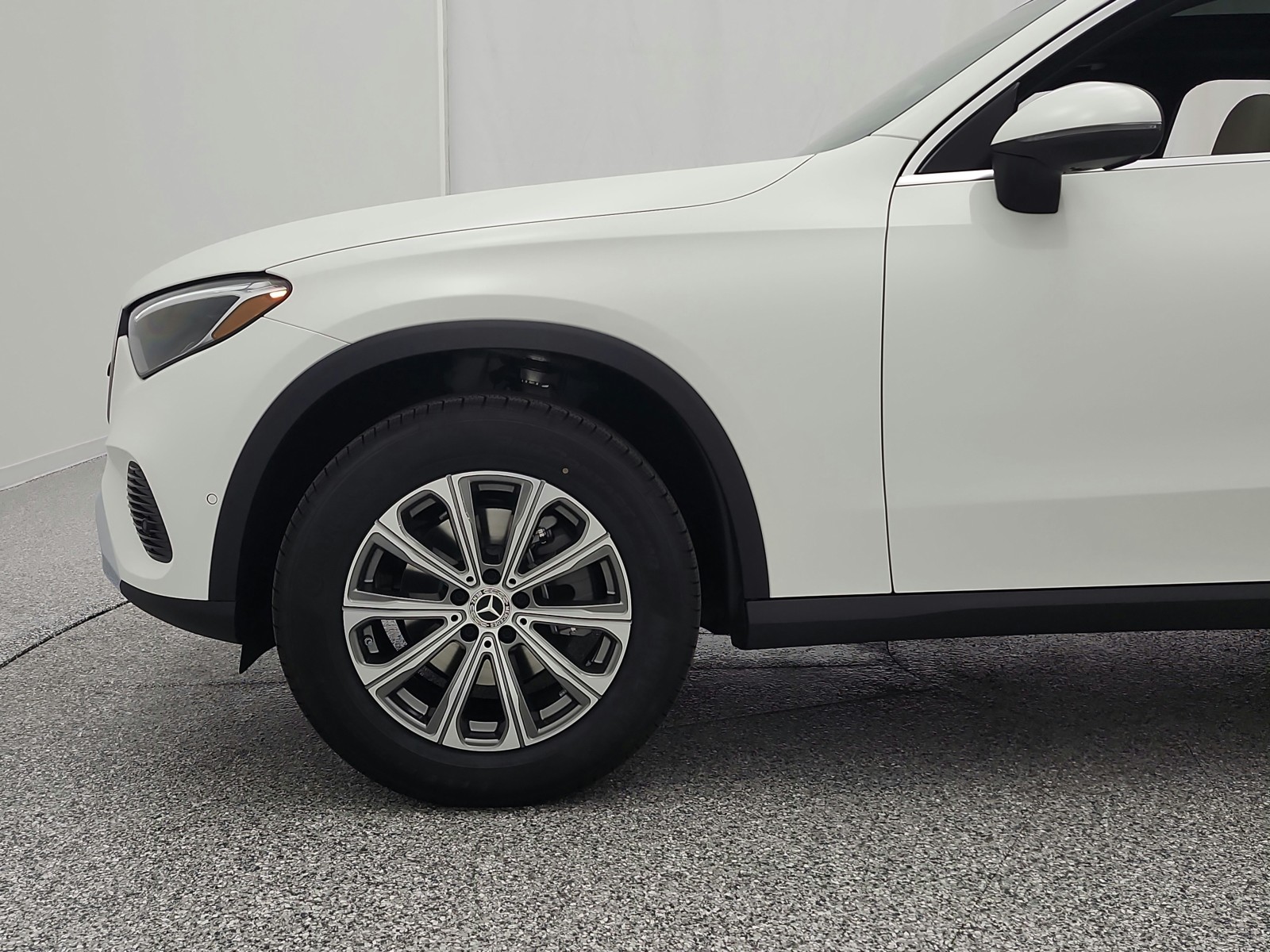 New 2026 Polar White Mercedes-Benz GLC 300 image 14